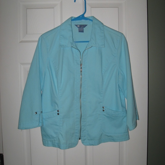 KORET PETITE MEDIUM AQUA ZIP FRONT 3/4 SLEEVE TOP - Picture 1 of 3
